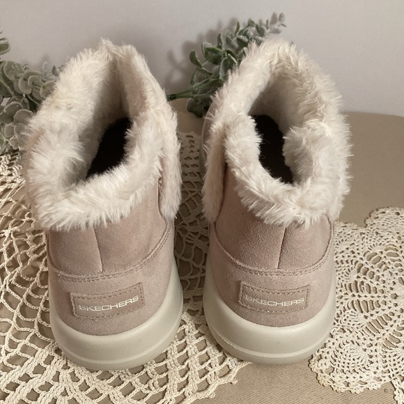 Skechers Taupe Suede Booties With Faux Fur Lining Women’s Size 9 - Picture 8 of 14